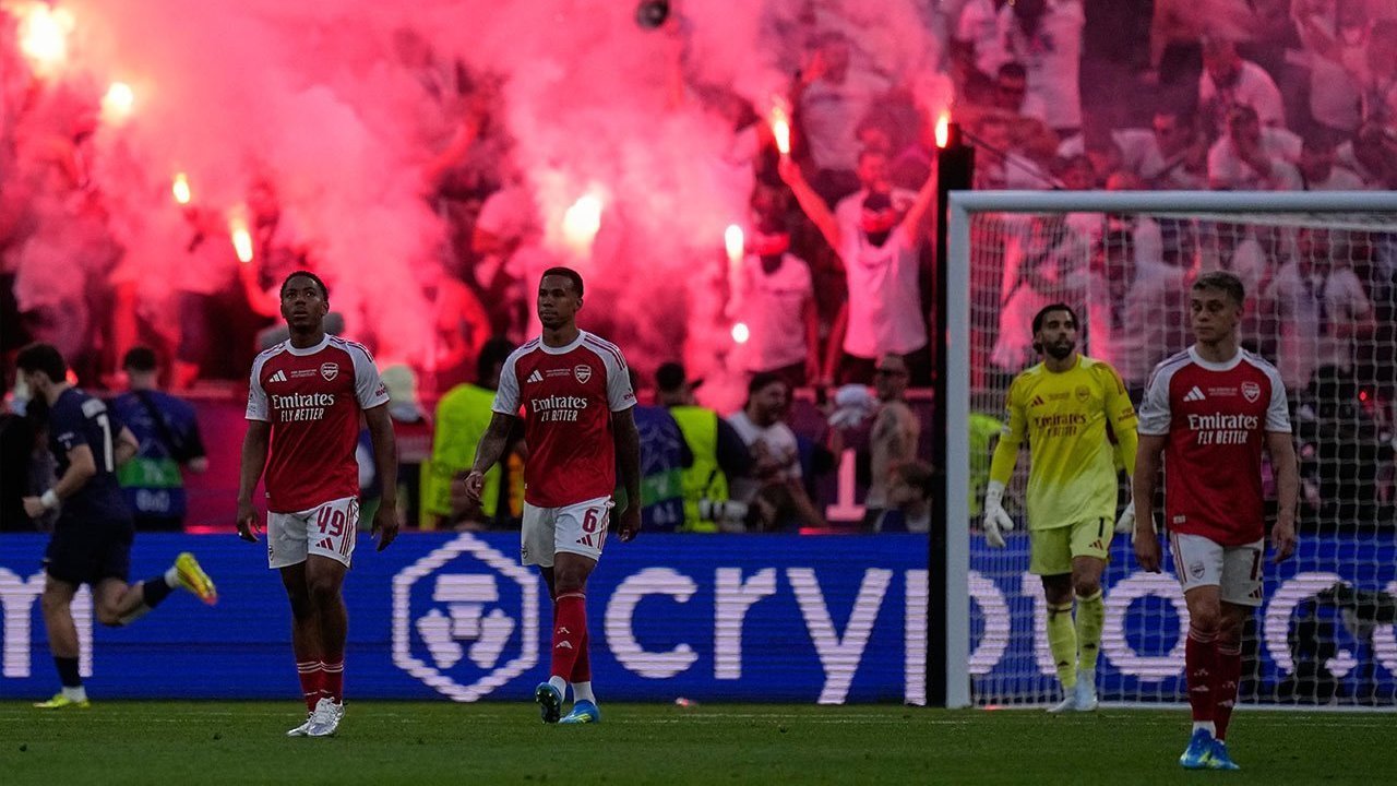 Ketika Bola Terakhir Melayang ke Langit Budapest: Malam Arsenal Kehilangan Mimpi Liga Champions