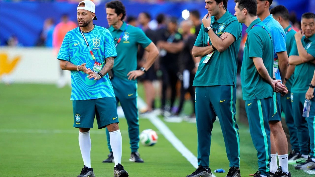 Neymar Siap Beraksi dengan Seragam Brasil Setelah Absen 700 Hari