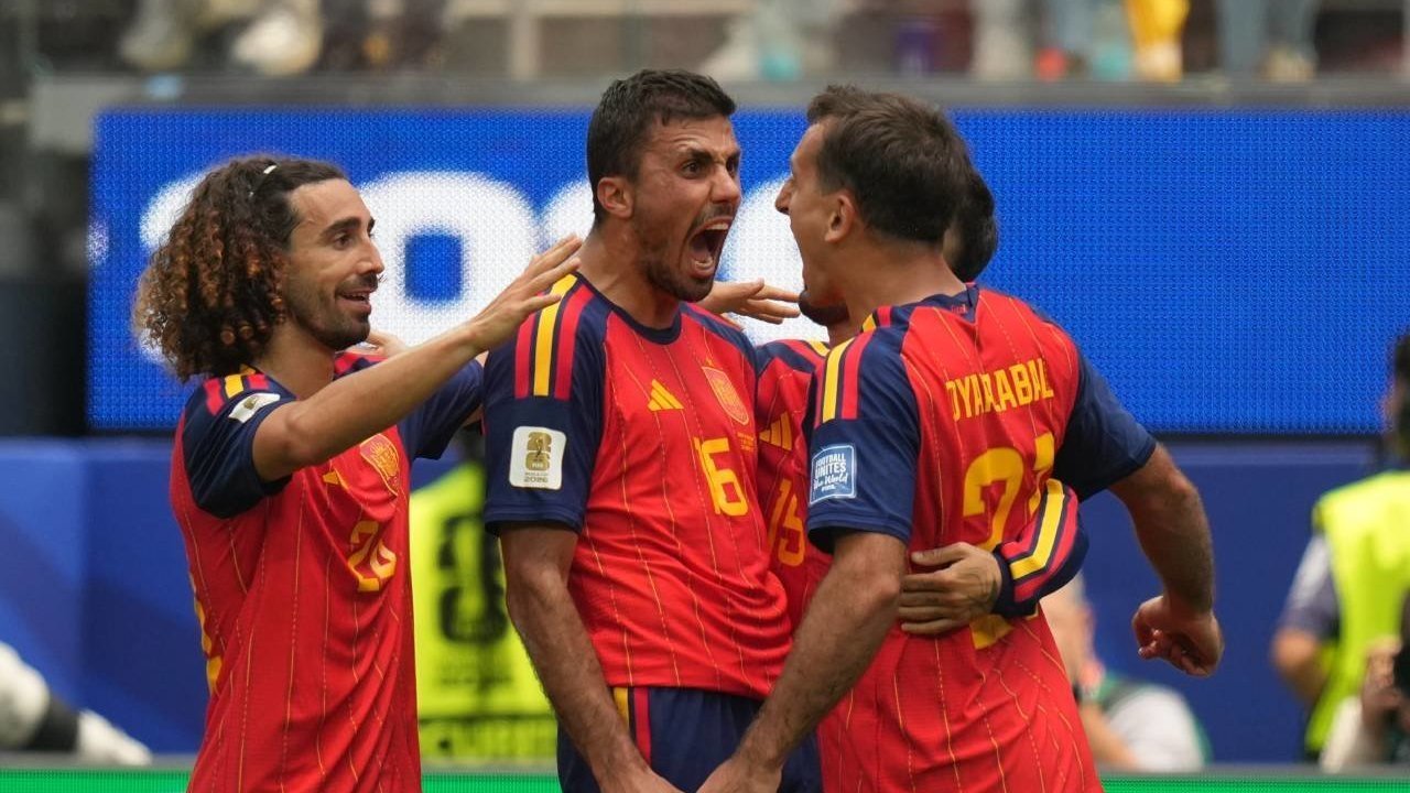 Hasil Spanyol vs Austria: Mikel Oyarzabal Cetak Brace, La Furia Roja Melangkah Mulus ke Babak 16 Besar