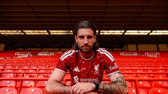 Szoboszlai Sat Set Terima Tawaran Kontrak Baru Liverpool  Baca artikel sepakbola, "Szoboszlai Sat Set Terima Tawaran Kontrak Baru Liverpool"