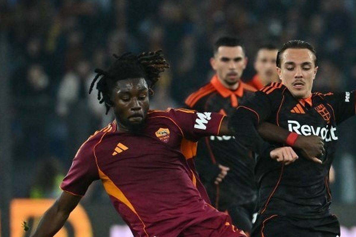 Manchester United Bimbang, Internal Terbelah soal Baleba dan Kone