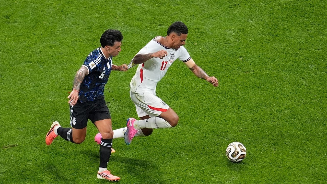 Lisandro Martinez Bikin Lega Manchester United, Kapan Bek Argentina Itu Kembali Bermain?