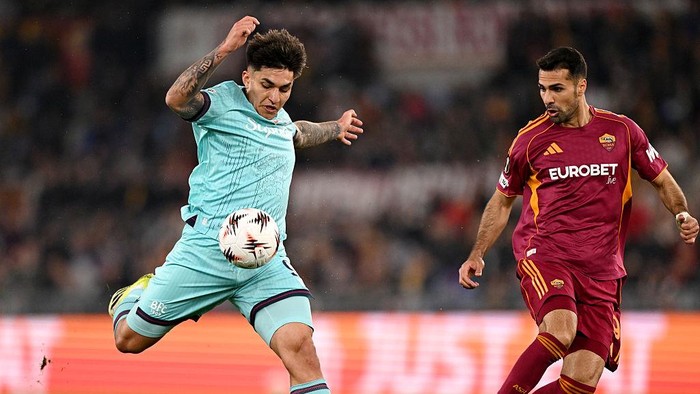 Roma Rekrut Santiago Castro dari Bologna